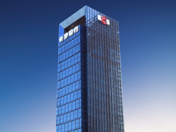 怎样识别楼体logo厂家专业度的真伪？