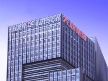 玻璃幕墙发光字报价包含安装费和运输费吗?